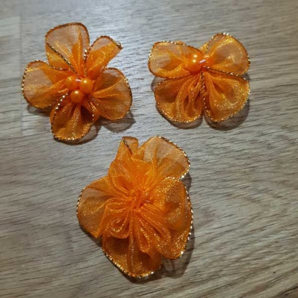Lot 3 fleurs color&eacute;es Tissus Organza Orange