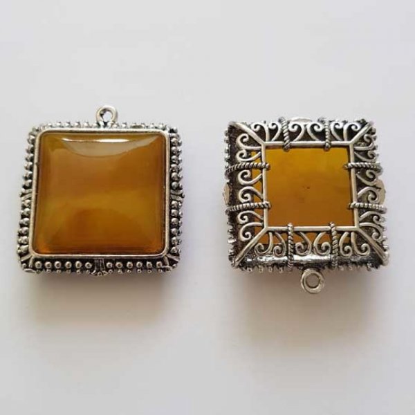 Pendentif N&deg;001-H en Alliage Carr&eacute;