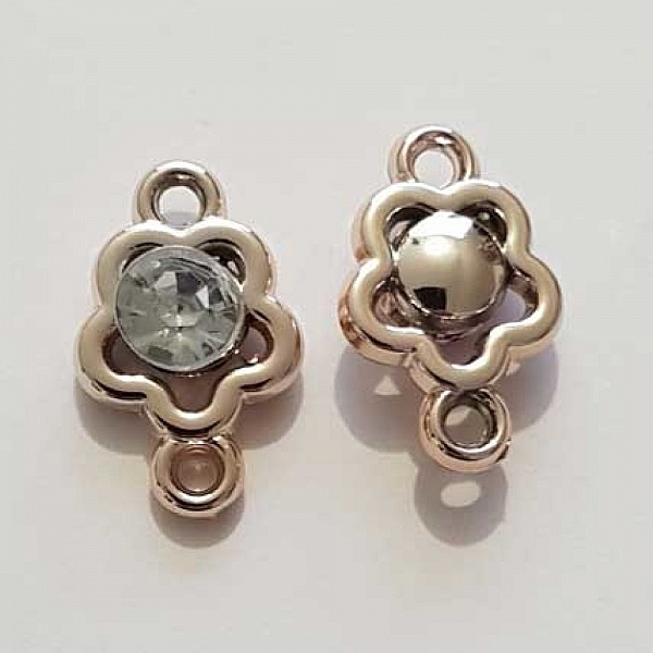 Pendentif en plastique et strass acrylique fleur entre deux N&deg;02 blanc