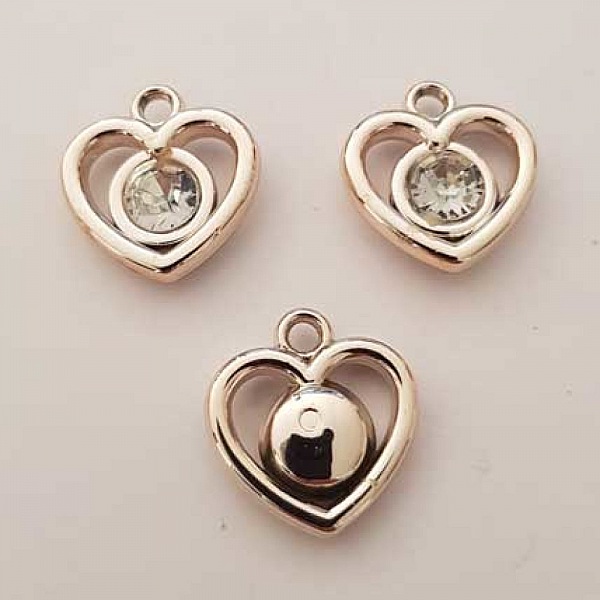 Pendentif en plastique et strass acrylique c&oelig;ur N&deg;01 blanc