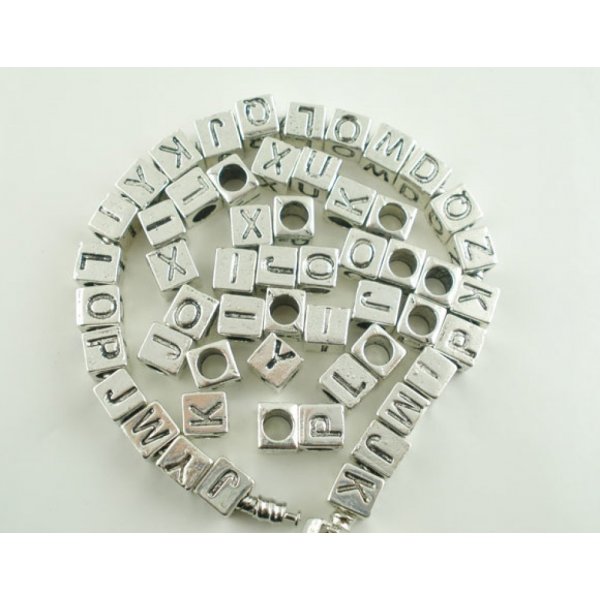 Perle carré charms alphabet N°01 lettre E métal argenté 7x7 mm