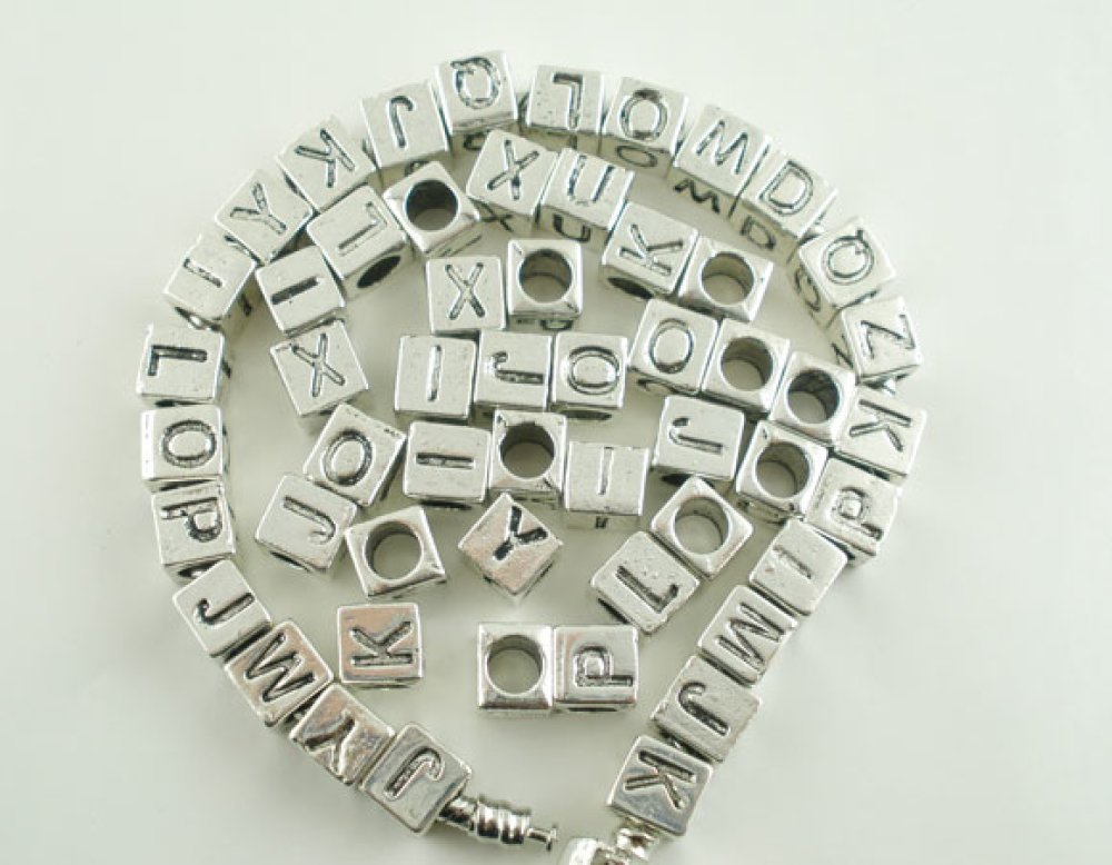 Perle carré charms alphabet N°01 lettre K métal argenté 7x7 mm