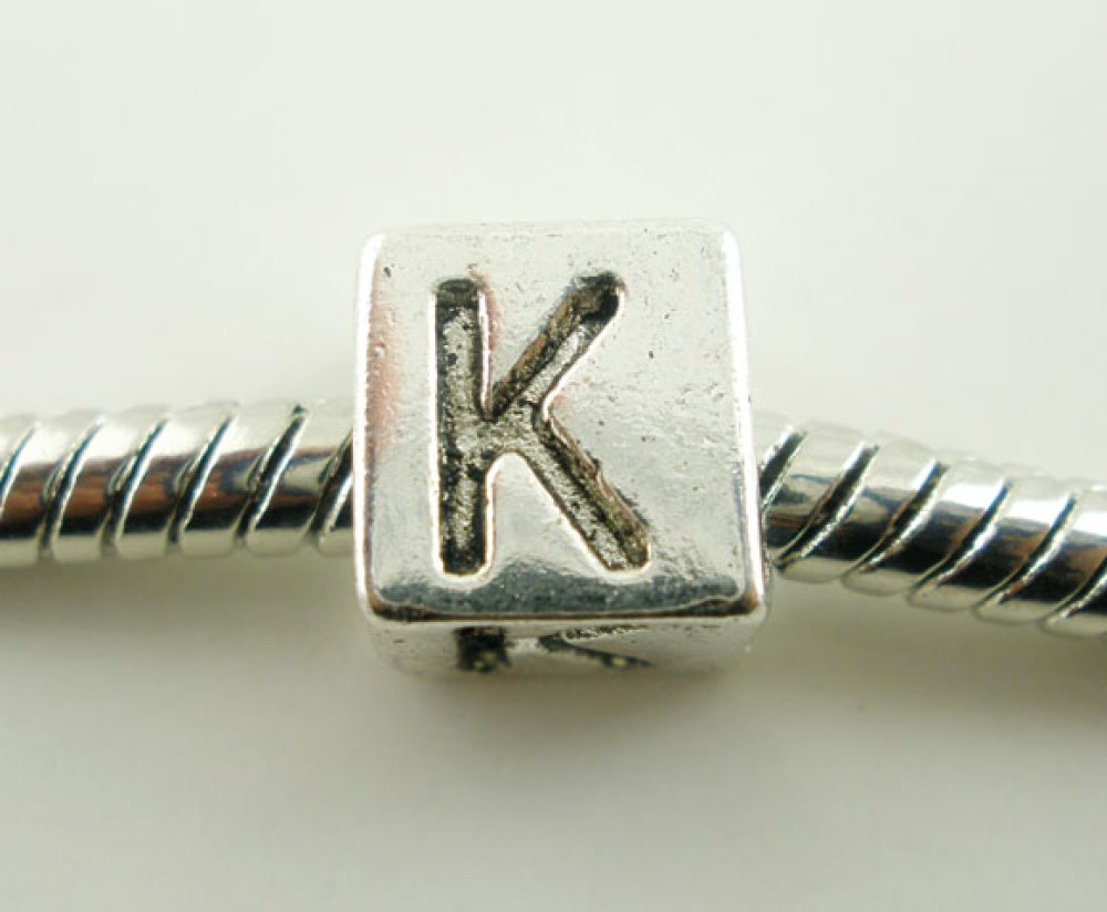 Perle carré charms alphabet N°01 lettre K métal argenté 7x7 mm