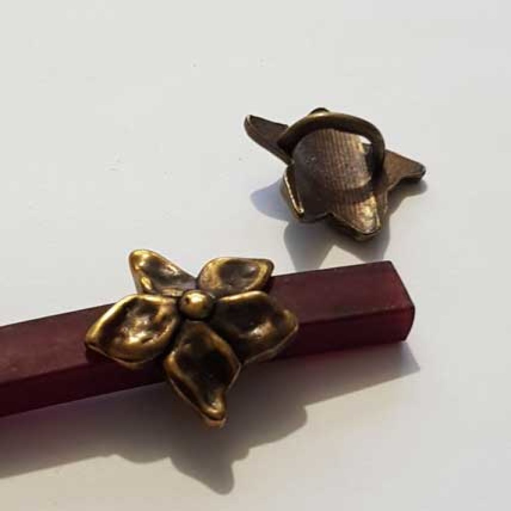 Perle passant fleur pour cuir épais régaliz 10 mm Bronze N°04