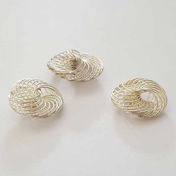 Perle spiral fleur 18 mm Argent N&deg;03