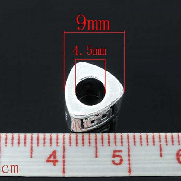 Perle triangle charms alphabet N&deg;02 lettre O m&eacute;tal argent&eacute; 8x9 mm