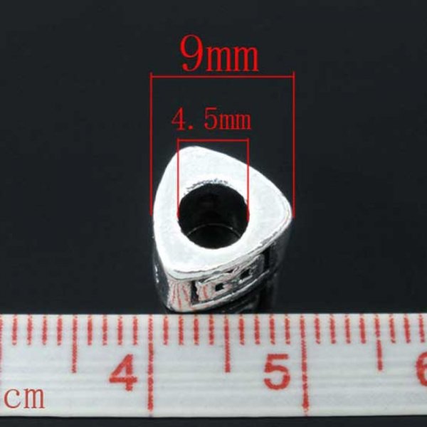 Perle triangle charms alphabet N&deg;02 lettre F m&eacute;tal argent&eacute; 8x9 mm