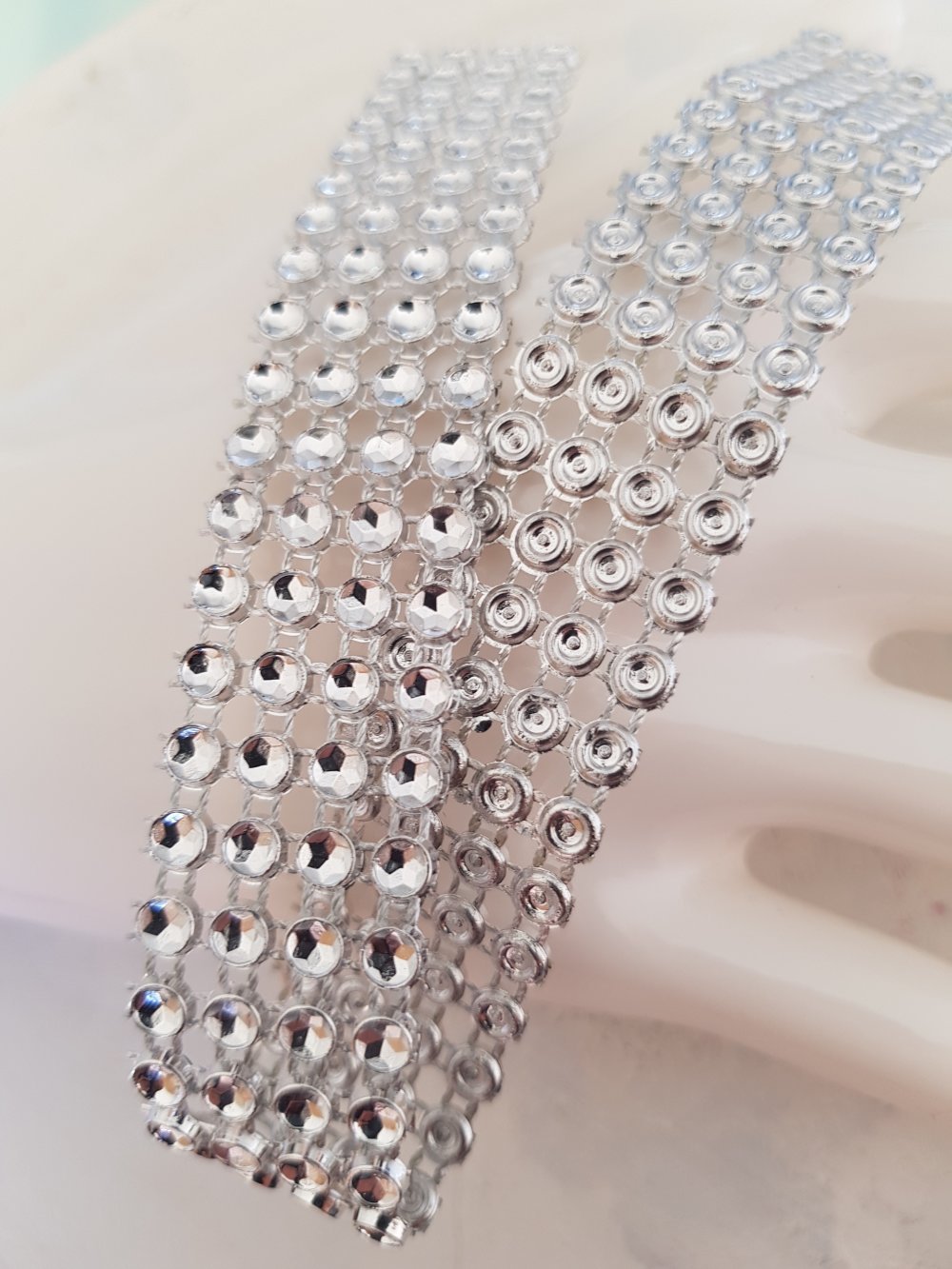 Ruban Strass Argent par 0.22 cm Par 2 pi&egrave;ces.