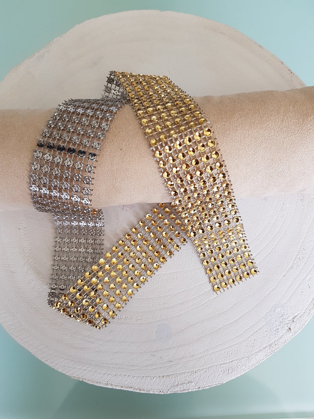 Ruban Strass N&deg;05 Dor&eacute; par 0.50 cm.