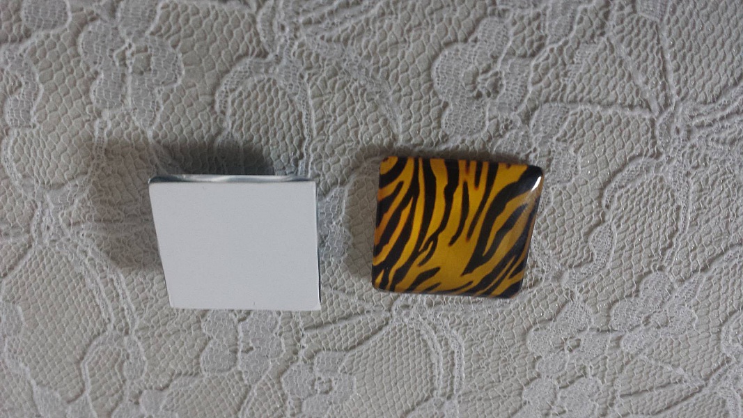 cabochon carr&eacute; en verre 25mm 032 