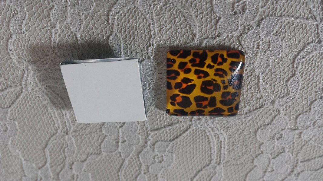 cabochon carr&eacute; en verre 25mm 017 