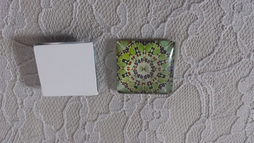 cabochon carr&eacute; en verre 25mm 004 