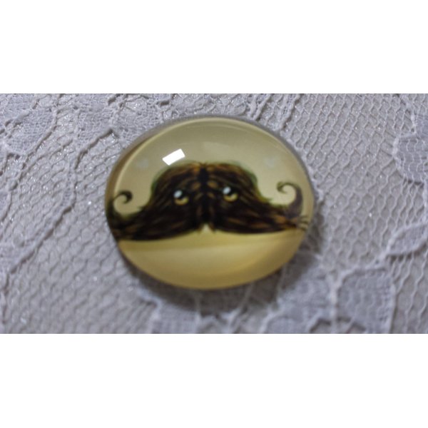 cabochon rond en verre 25mm moustache 032 