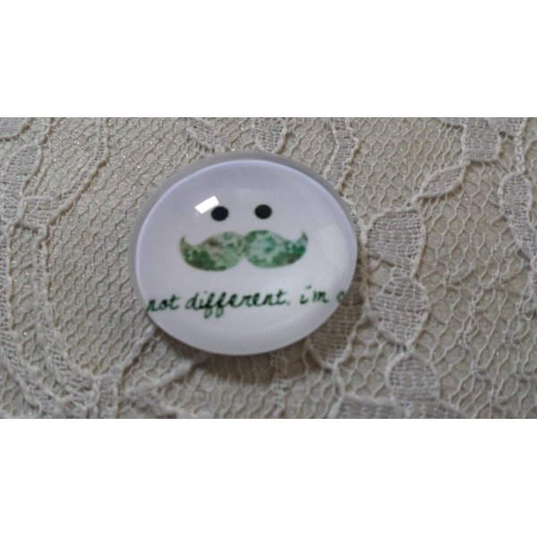 cabochon rond en verre 25mm moustache 028 