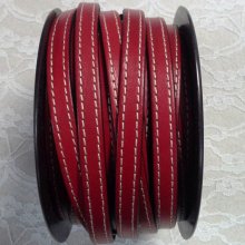 Cuir Plat Veau Rouge 10 mm par 20 cm Cousu 2 fils.