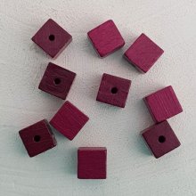 10 Perles Bois Cube / Carré 10 mm Bordeaux