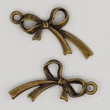 Breloque Nœud N°07 breloque noeud papillon ruban en métal bronze