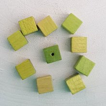 Perle Bois Cube / Carré 10 mm Vert