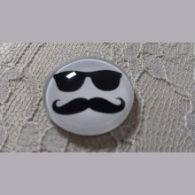 cabochon rond en verre 25mm moustache 012 