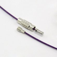 1 collier tour de cou fil câblé rigide violet fermoir à visser N°01