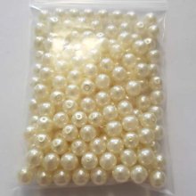 Perle ronde verre effet nacré crème 6 mm N°01