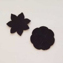 Jolie petite fleur en Feutrine 36 mm N°13-04 x 2 pièces