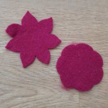 Jolie petite fleur en Feutrine 50 mm et 60 mm N°04-3 x 2 pièces