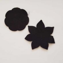 Jolie petite fleur en Feutrine 50 mm et 60 mm N°13-03 x 2 pièces