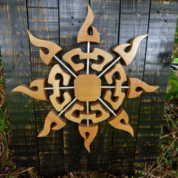 "Soleil de mélèze" cadre décoratif en bois