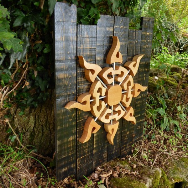 "Soleil de mélèze" cadre décoratif en bois