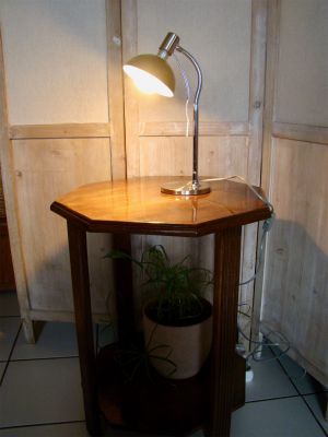 Petite lampe de bureau recyclée à mini prix