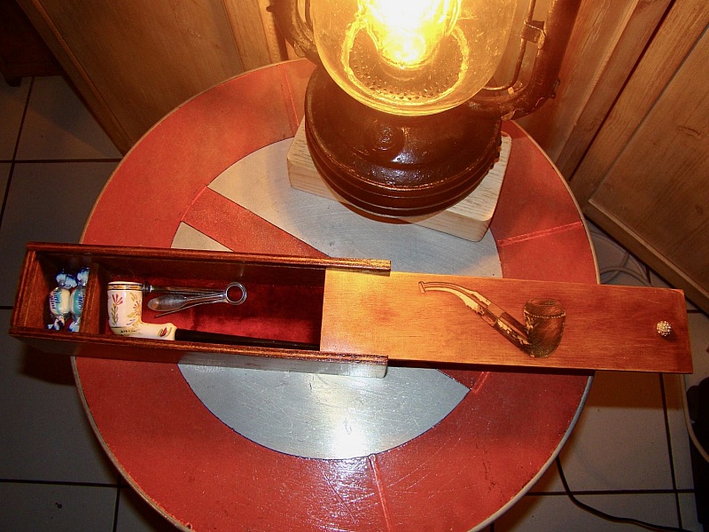 Boite &agrave; pipe vintage avec sa pipe