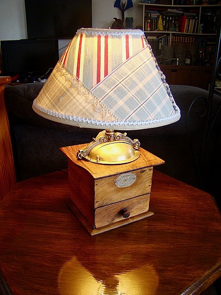 Lampe Moulin &agrave; caf&eacute; champ&ecirc;tre