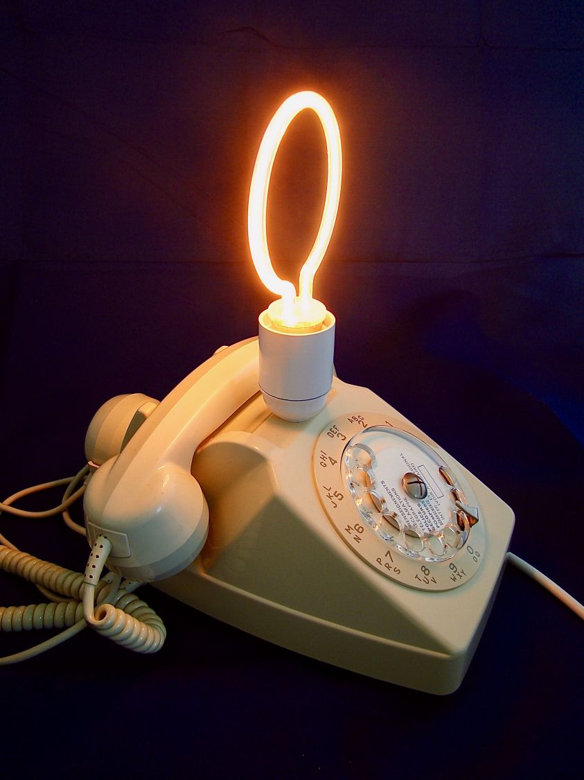 Lampe téléphone dingo, néons blanc !