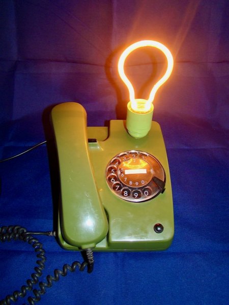 lampe t&eacute;l&eacute;phone style 80' Herr Kommissar 