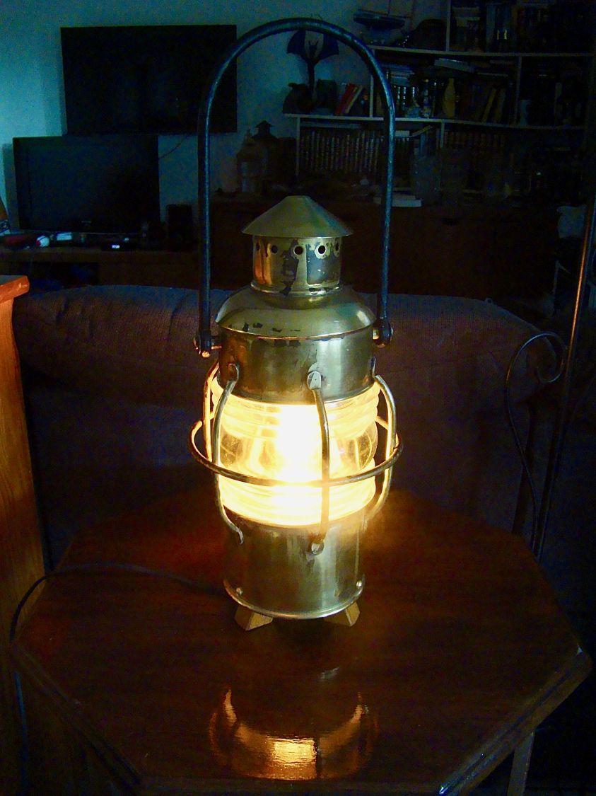 Le Phare Breton, lanterne electrique