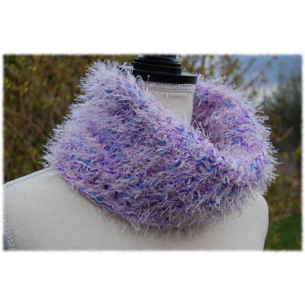 Echarpe ou snood pour adulte en laine mélangée rose à poils et blanc, bleu violet
