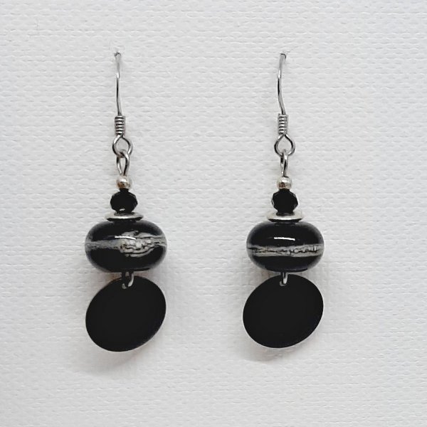 boucles d'oreille avec perles noires et fil d'argent boucle d'oreilles de cr&eacute;ateur