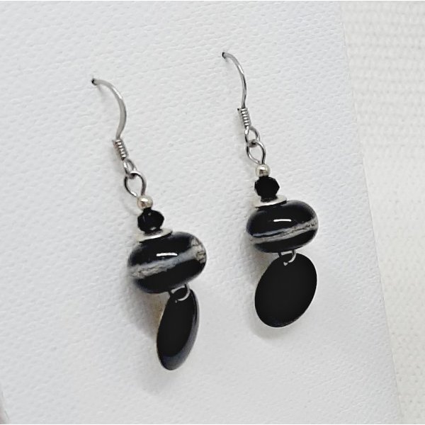 boucles d'oreille avec perles noires et fil d'argent boucle d'oreilles de cr&eacute;ateur