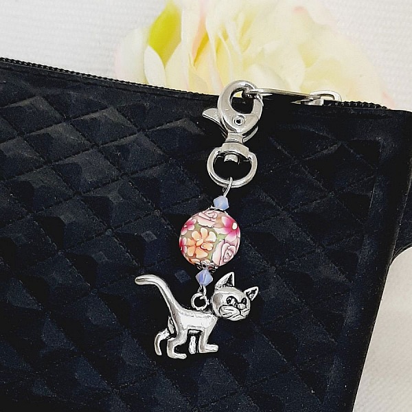 porte cl&eacute;s pendentif argent&eacute; chat perle lentille superbe fleuri