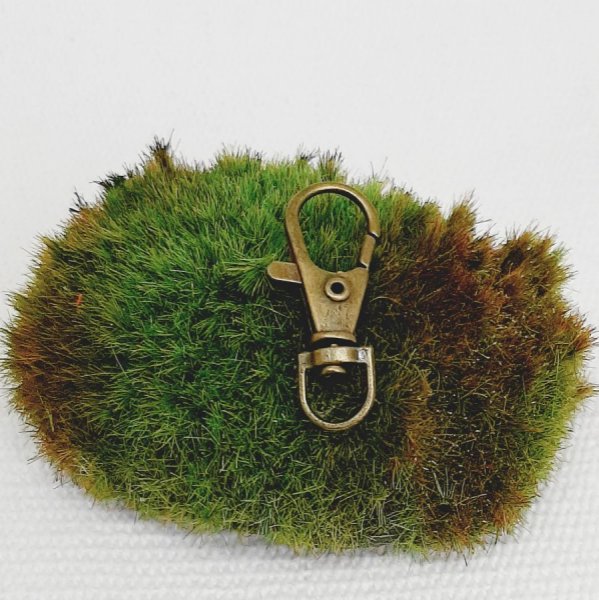 porte clé pendentif tête de tigre couleur bronze et perle artisanale effet peau d'animal