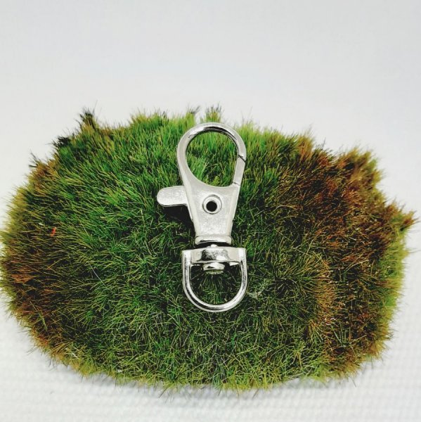 porte cl&eacute; pendentif coeur en m&eacute;tal argent&eacute; et sublime perle bleue faite &agrave; la main