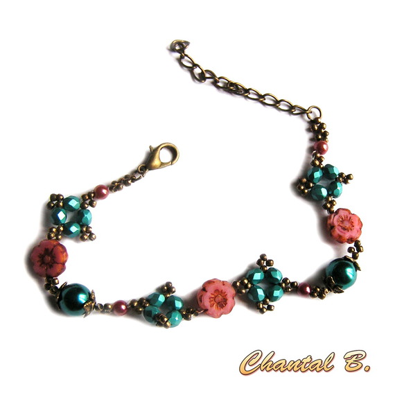 bracelet fantaisie perles fleurs bohème rose et perles nacrées turquoise métal bronze
