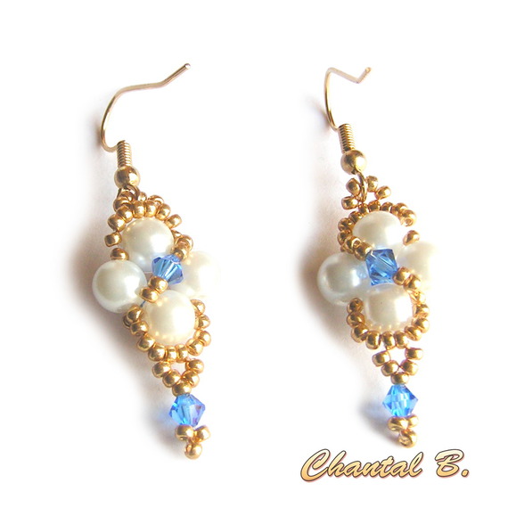 VENDU - Bracelet tissé perles blanches nacrées swarovski bleu saphir et or mariage