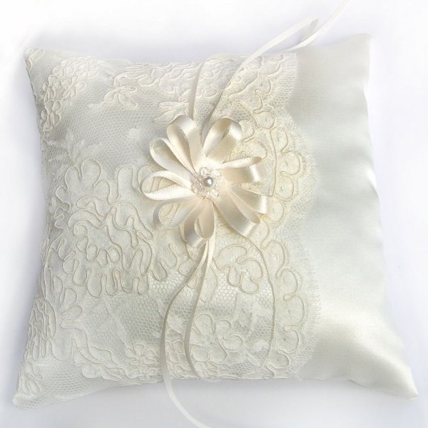 clips chaussures mari&eacute;e noeud satin et dentelle ivoire mari&eacute;e