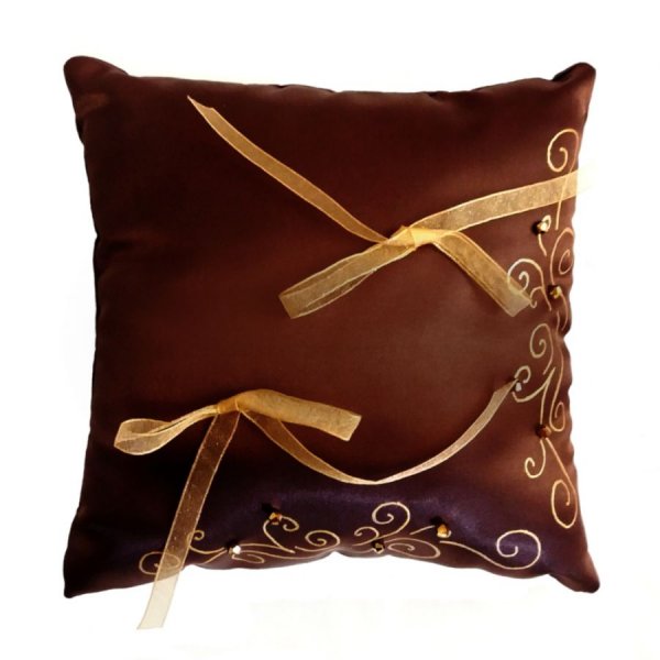 coussin d'alliances chocolat arabesques et cristaux dorés