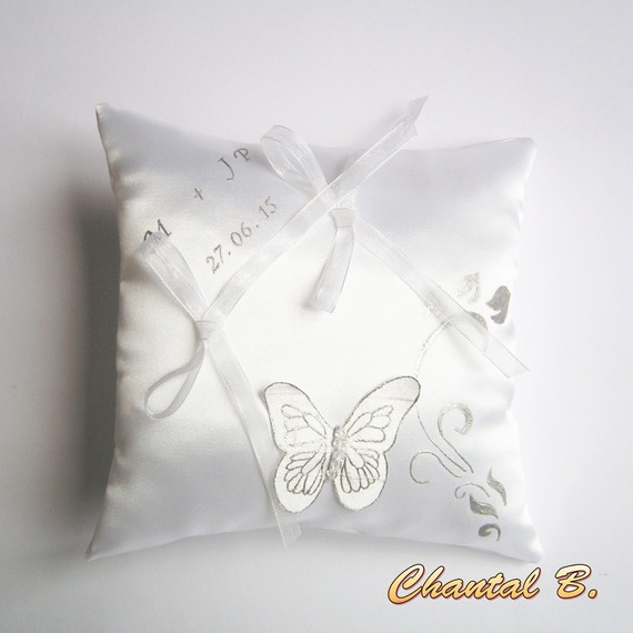 jarretière mariage dentelle blanche et papillon d'argent