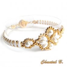 bracelet Saint Valentin perles tissés perles blanches nacrées et or mariage soirée
