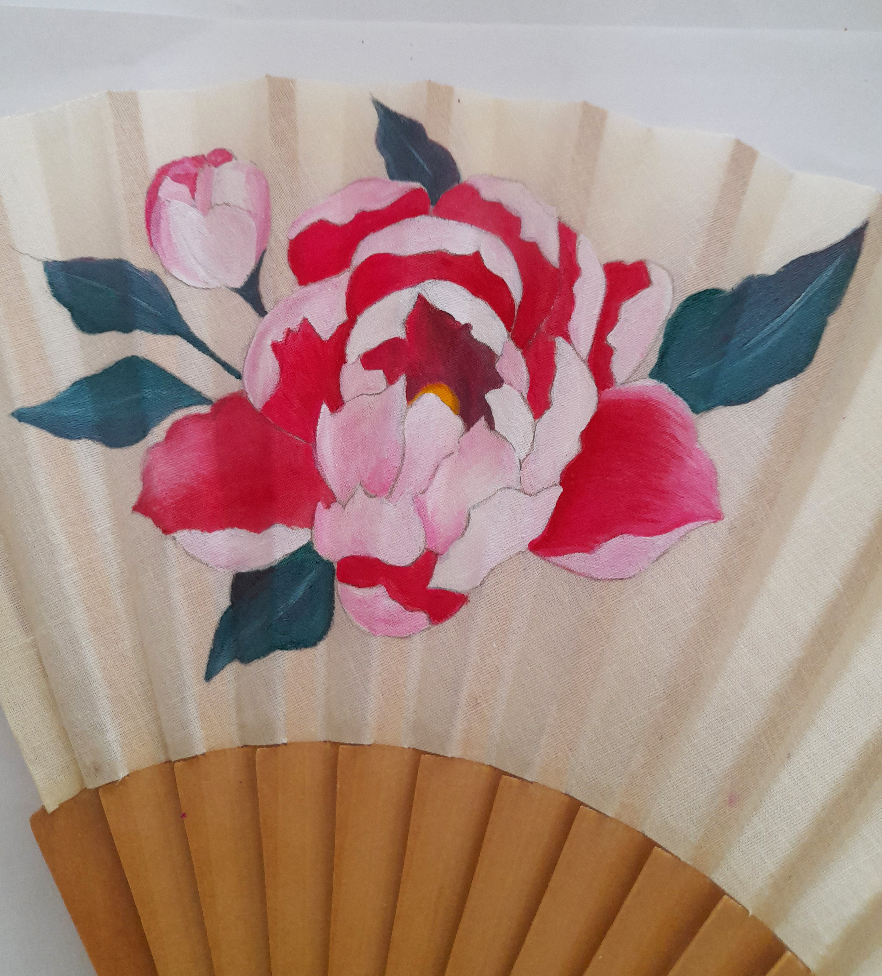 Eventail personnalis&eacute; en coton peint &agrave; la main