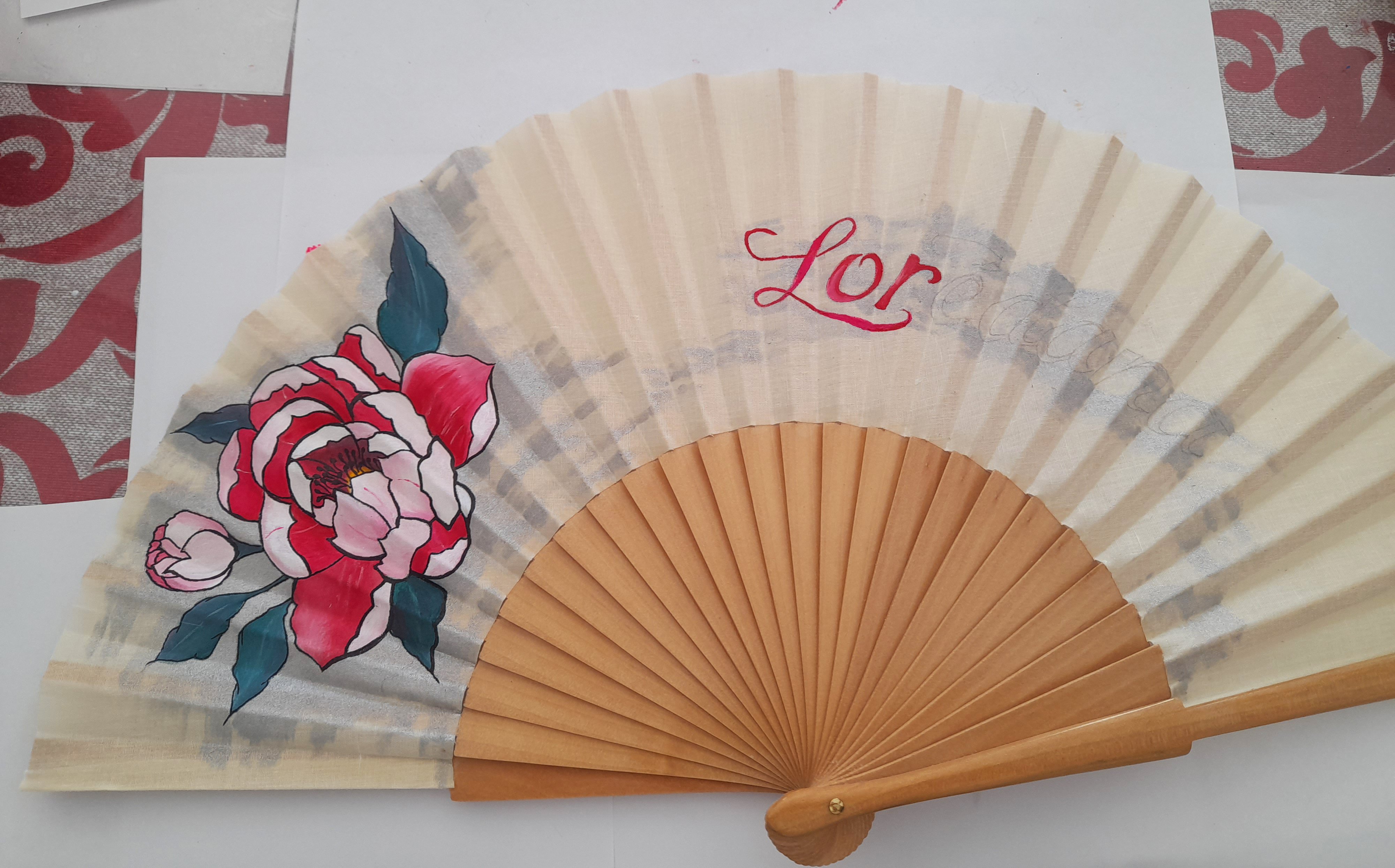 Eventail personnalis&eacute; en coton peint &agrave; la main